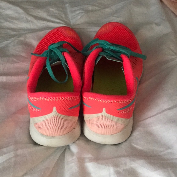 NIKE RUNNING SHOES - Picture 6 of 6